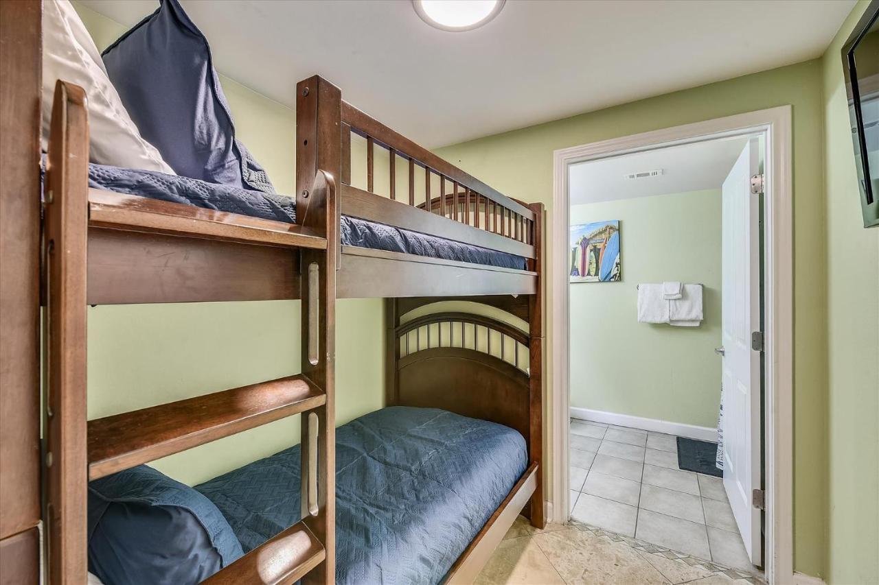 Shores Of Panama 204 - 2nd Floor 2 Bedroom Sleeps 8, Same Floor Reserved Parking, Free Fun Apartment *