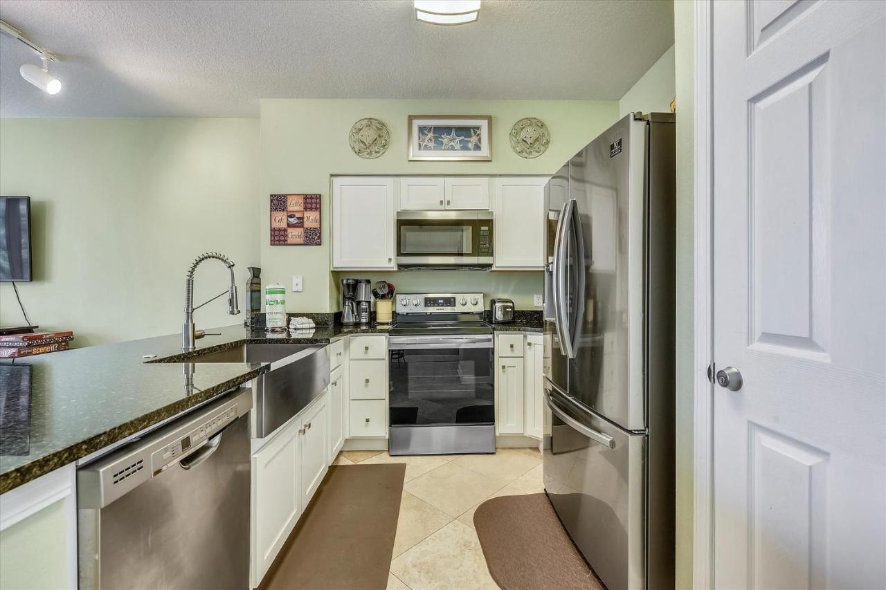 Shores Of Panama 204 - 2nd Floor 2 Bedroom Sleeps 8, Same Floor Reserved Parking, Free Fun Apartment